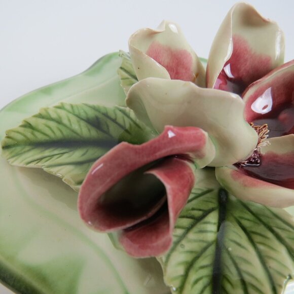 VINTAGE 40s 50s Burgundy Red Rose and Green Porcelain Trinket Box - Picture 8 of 9